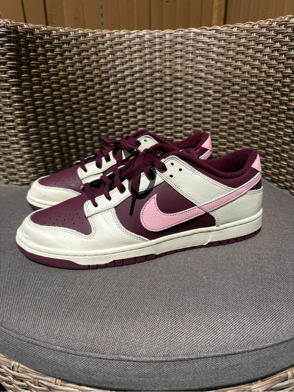 Nike Men’s Dunk Low sneakers